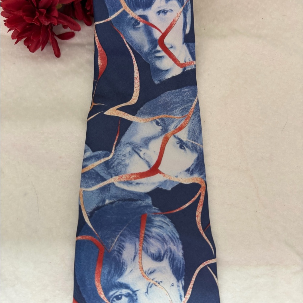 Vintage Beatles Silk Tie with Blue and Red Design - Picture 10 of 13